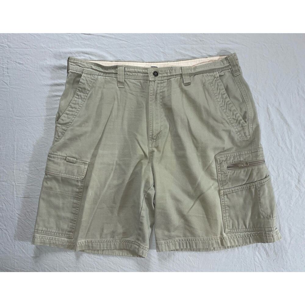 Columbia Vintage Cotton Canvas 7-Pocket Chino Shorts. Khaki, Men's 36. GUC!!